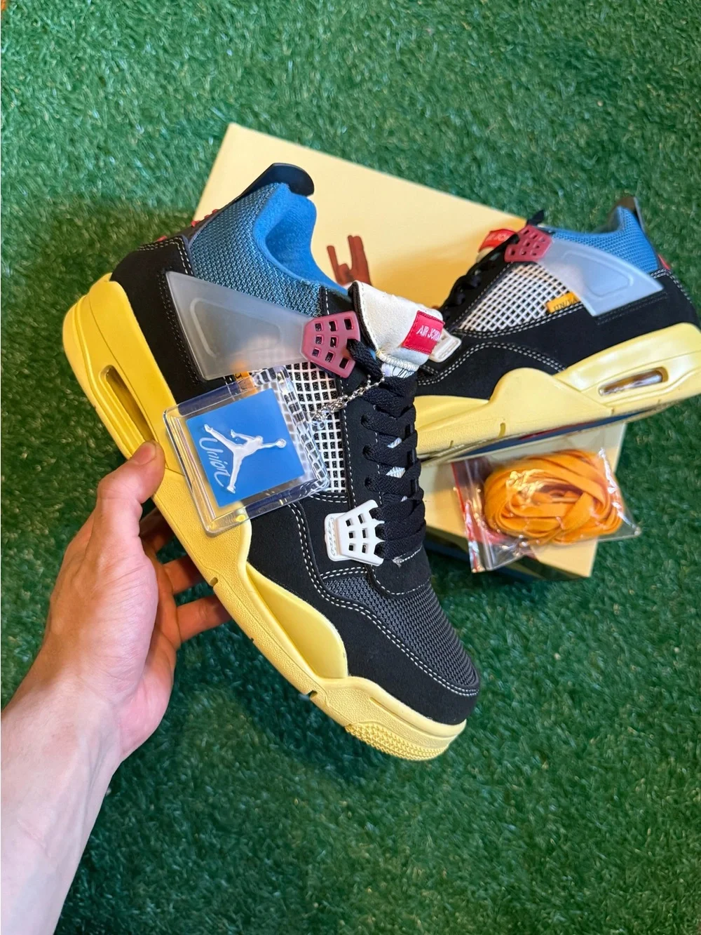 Air Jordan 4 Retro UNLA ‘Off-Noir’